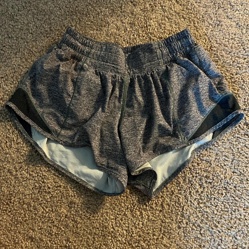 LULUEMON HOTTY HOT SHORTS - GREY